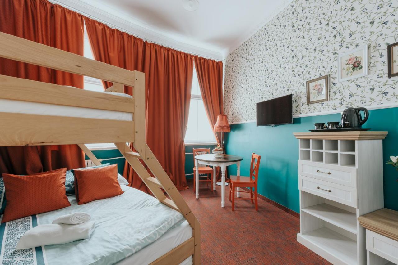 Hostel Night O'Clock Opole Buitenkant foto