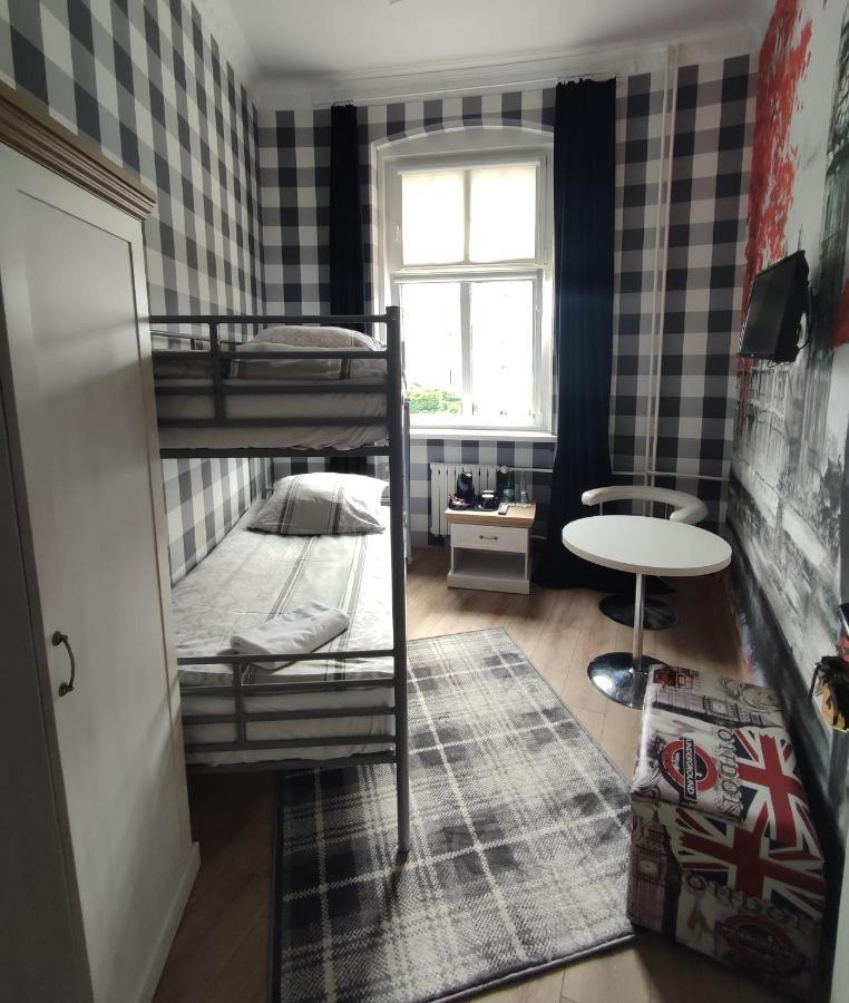 Hostel Night O'Clock Opole Buitenkant foto